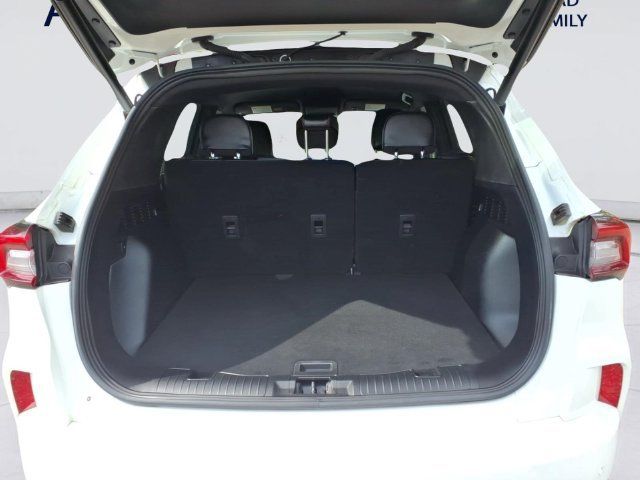 Used 2024 Ford Escape ST-Line w/ Tech Pack #1 AWD/4WD image 8