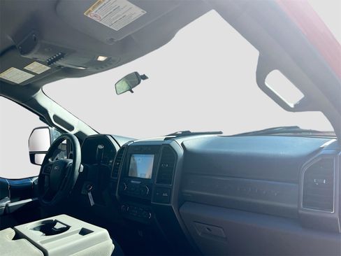 Used 2019 Ford F350 XLT w/ XLT Premium Package image 27