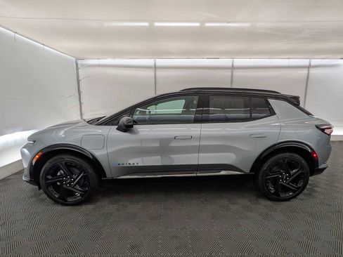 New 2026 Chevrolet Equinox EV RS image 3