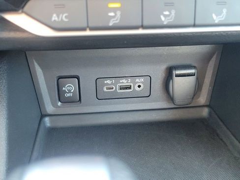 Used 2024 Nissan Sentra SV FWD image 19