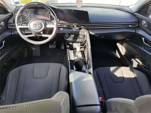 Certified 2023 Hyundai Elantra SEL w/ Convenience Package image 18