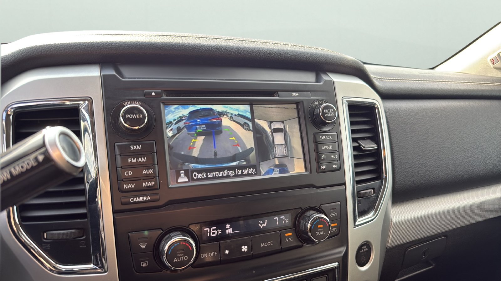 Used 2018 Nissan Titan PRO-4X w/ Pro-4x Convenience Package AWD/4WD image 16