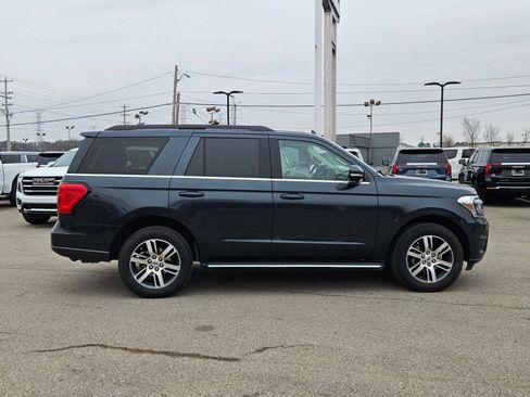 Used 2023 Ford Expedition XLT image 8