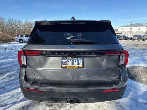 Used 2025 Ford Explorer Active image 8