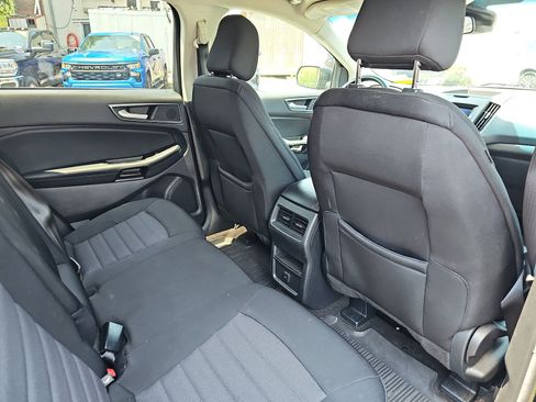 Used 2020 Ford Edge SE FWD image 11