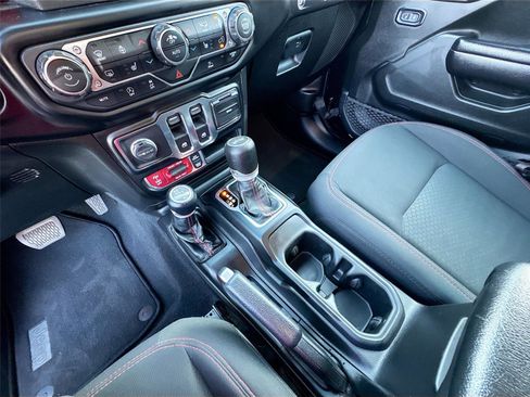 Used 2021 Jeep Wrangler Rubicon w/ Cold Weather Group image 15