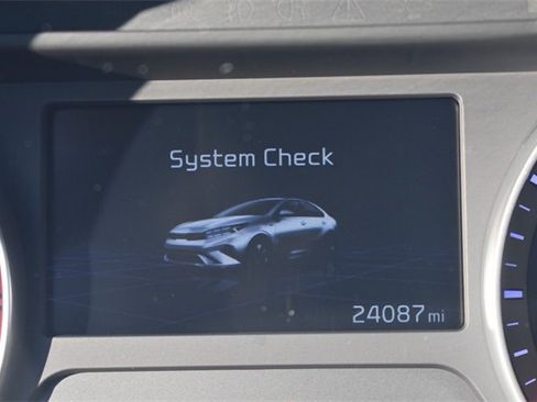 Certified 2023 Kia Forte LXS w/ LXS Technology Package image 22