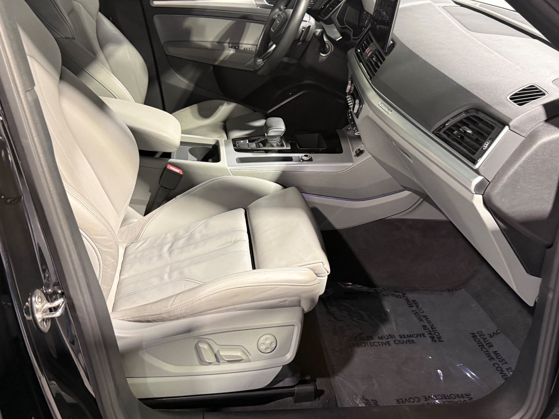 Used 2024 Audi Q5 2.0T Premium w/ Summer of Audi Package AWD/4WD image 34
