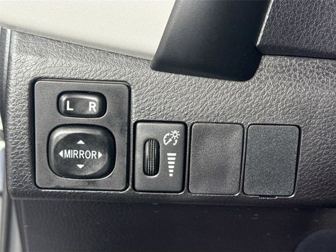 Used 2019 Toyota Corolla L image 13