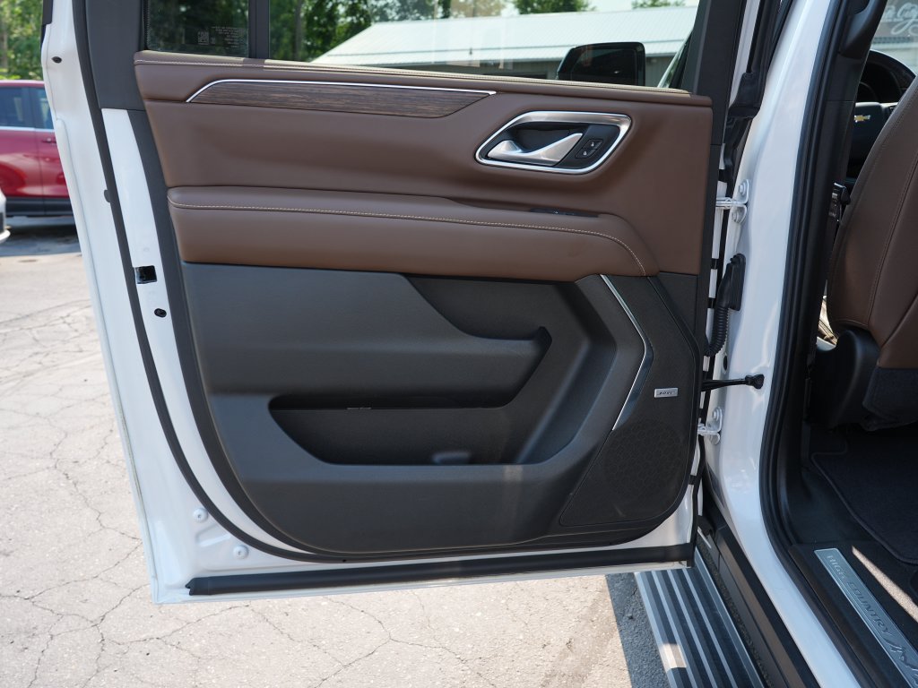 Used 2022 Chevrolet Suburban High Country AWD/4WD image 19