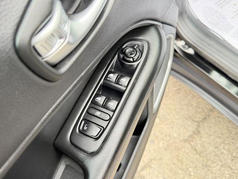 Used 2020 Jeep Compass Latitude image 16