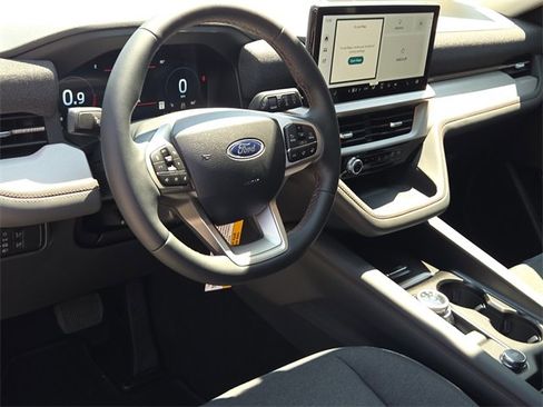 New 2025 Ford Explorer Active image 15