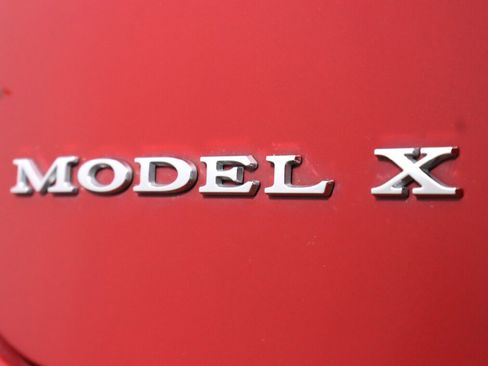 Used 2018 Tesla Model X 75D image 35