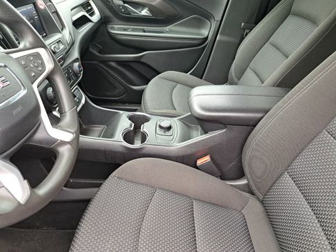 Used 2024 GMC Terrain SLE FWD image 16