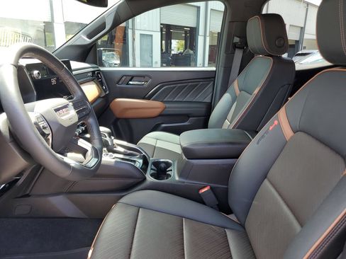 Used 2025 GMC Canyon AT4 w/ Nightfall Edition AWD/4WD image 18