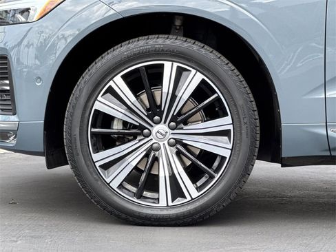 Certified 2023 Volvo XC60 B5 Plus w/ Climate Package image 25