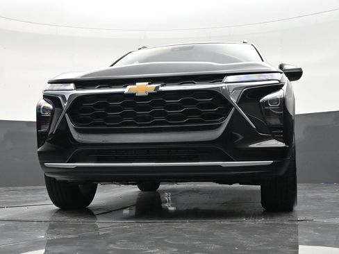 Used 2026 Chevrolet Trax LT FWD image 28