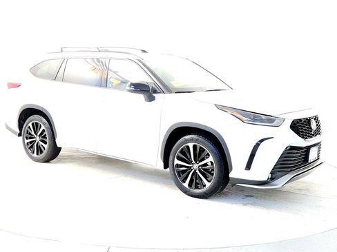 Used 2022 Toyota Highlander XSE image 7