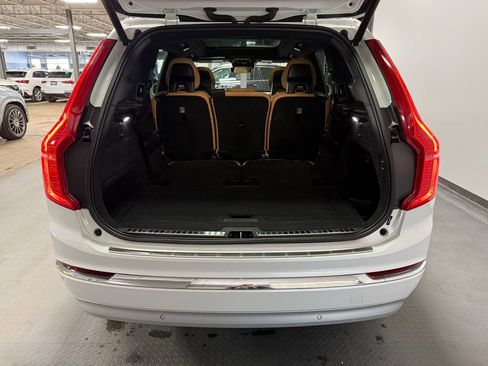 Used 2022 Volvo XC90 T8 Inscription w/ Lounge Package image 23