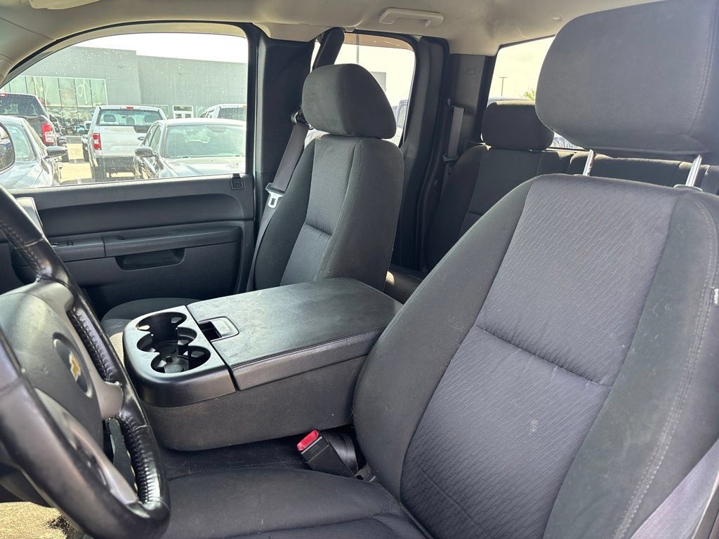 Used 2013 Chevrolet Silverado 1500 LT AWD/4WD image 10