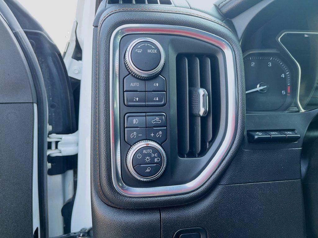 Used 2020 GMC Sierra 2500 AT4 w/ AT4 Premium Package AWD/4WD image 16