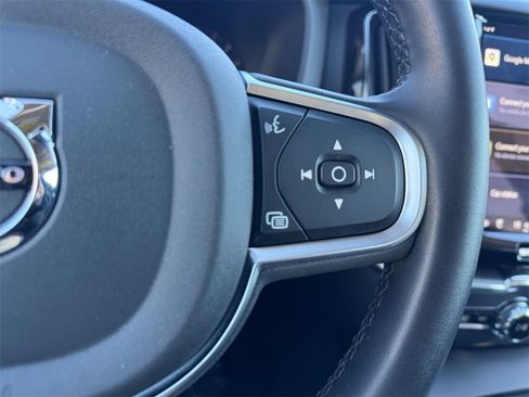 Certified 2025 Volvo XC60 B5 Core image 15