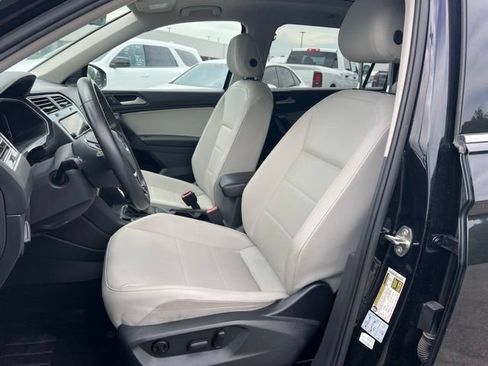 Used 2021 Volkswagen Tiguan SEL AWD/4WD image 11