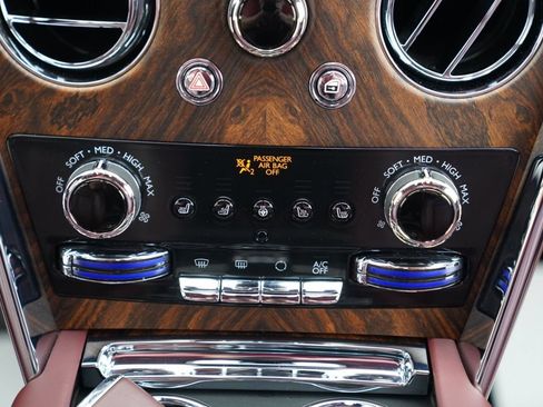 Certified 2020 Rolls-Royce Cullinan AWD/4WD image 29