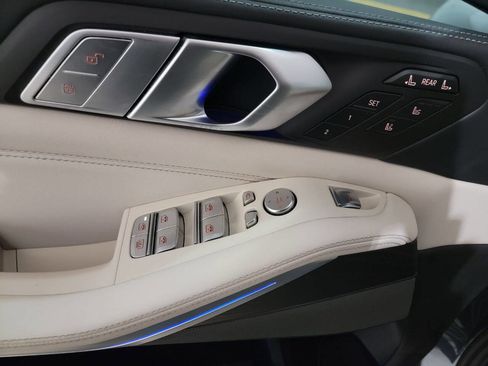 Used 2021 BMW X7 xDrive40i w/ Executive Package image 12