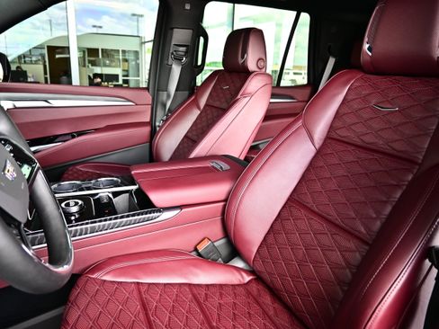 Used 2026 Cadillac Escalade Sport w/ LPO, ONYX Package AWD/4WD image 26