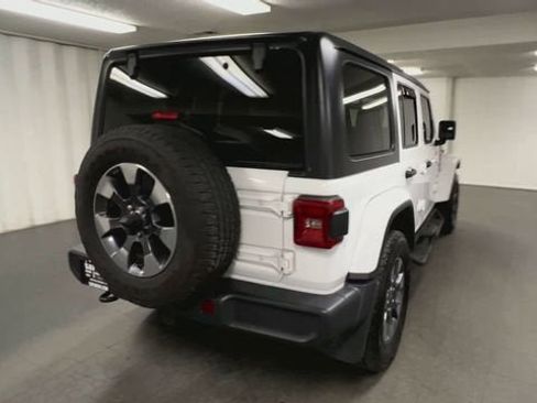 Used 2018 Jeep Wrangler Unlimited Sahara image 8