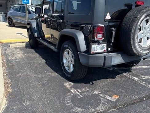 Used 2017 Jeep Wrangler Unlimited Sport w/ Mopar Black Appearance Group AWD/4WD image 3