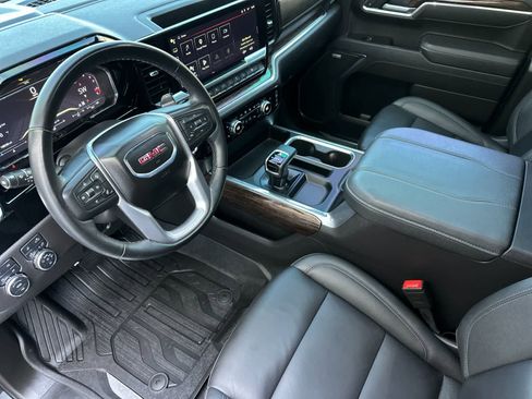 Used 2025 GMC Sierra 1500 Elevation w/ Elevation Premium Package AWD/4WD image 11
