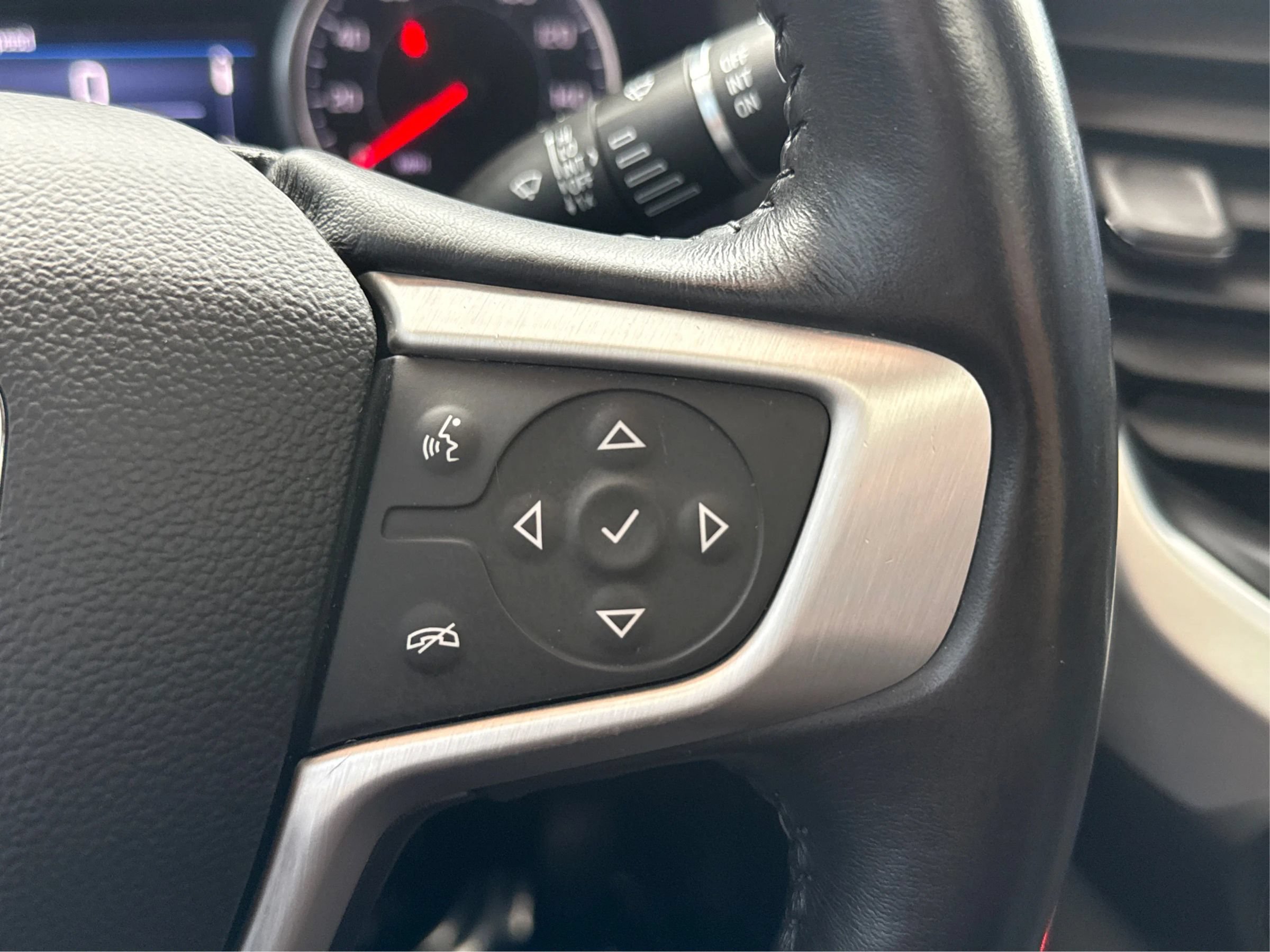 Used 2020 GMC Acadia SLE w/ Driver Convenience Package AWD/4WD image 31