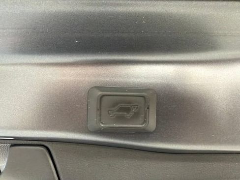 Used 2019 Toyota RAV4 Limited w/ Carpet Mat Package AWD/4WD image 34