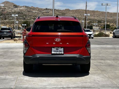 Used 2024 Hyundai Kona SEL FWD image 8