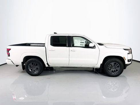Used 2025 Nissan Frontier SV w/ SV Convenience Package RWD image 10