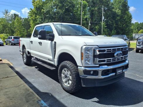 Used 2024 Ford F250 XLT w/ FX4 Off-Road Package image 3