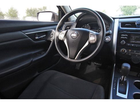 Used 2015 Nissan Altima 2.5 S w/ Power Driver Seat Package FWD image 11