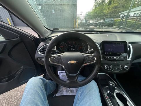 Used 2019 Chevrolet Malibu LT image 10