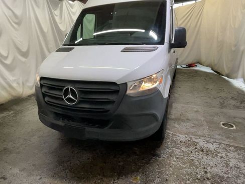 Used 2022 Mercedes-Benz Sprinter 2500 image 14