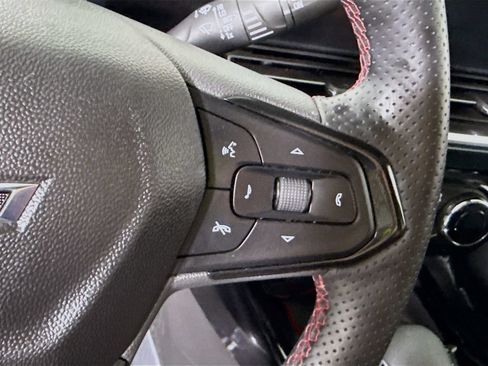 Used 2024 Chevrolet Trax RS w/ Sunroof Package FWD image 21