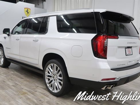 Used 2025 GMC Yukon XL Denali w/ Denali Reserve Package image 11