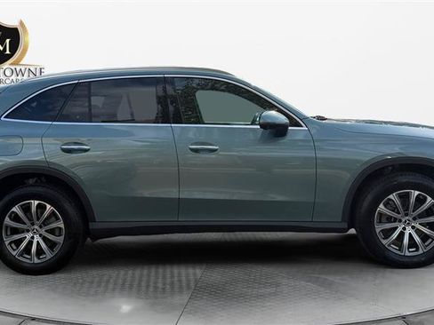 Used 2025 Mercedes-Benz GLC 300 4MATIC image 6