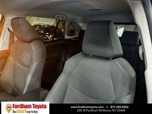 Used 2023 Toyota RAV4 LE AWD/4WD image 18