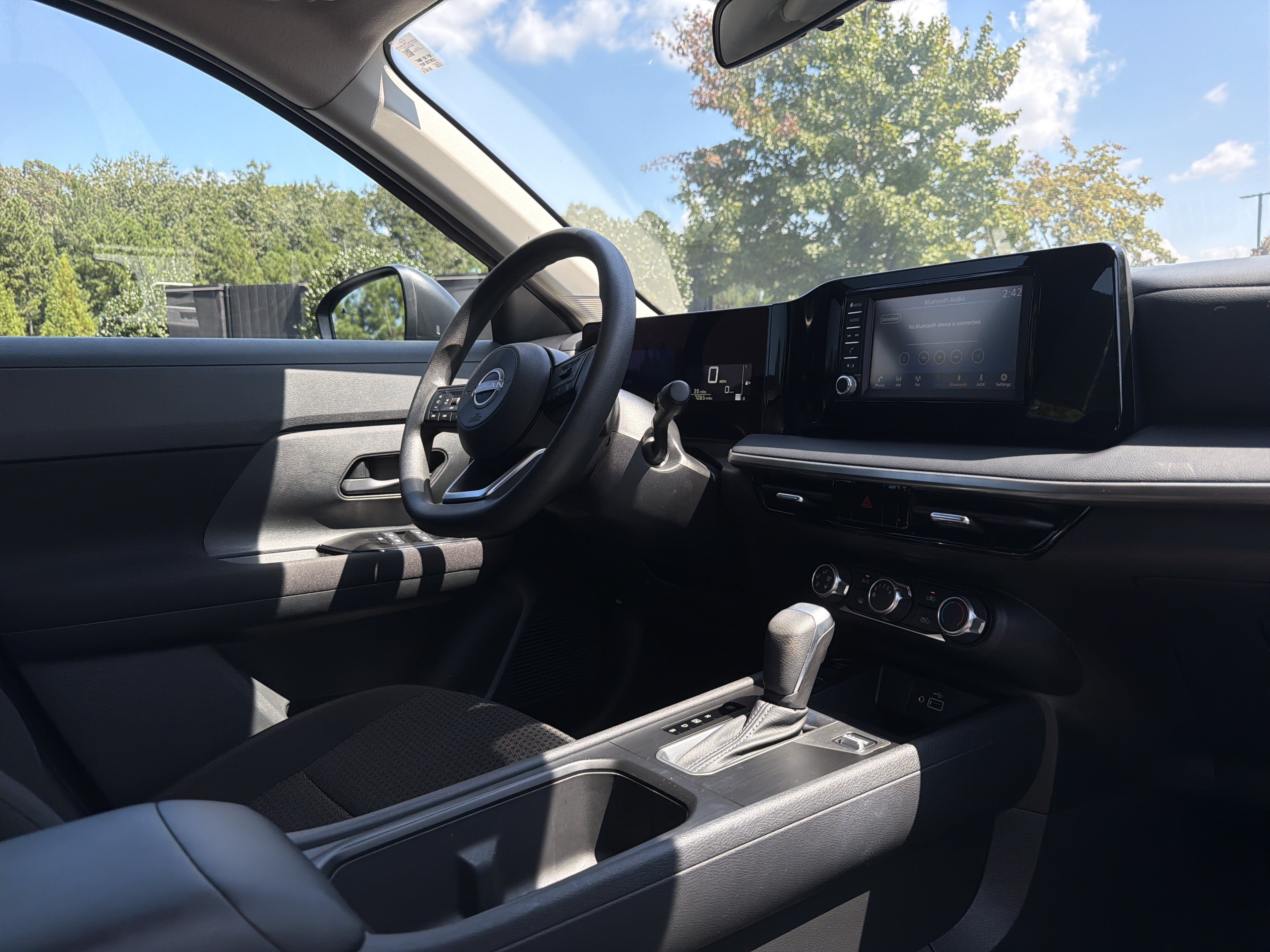 Used 2025 Nissan Kicks S FWD image 6