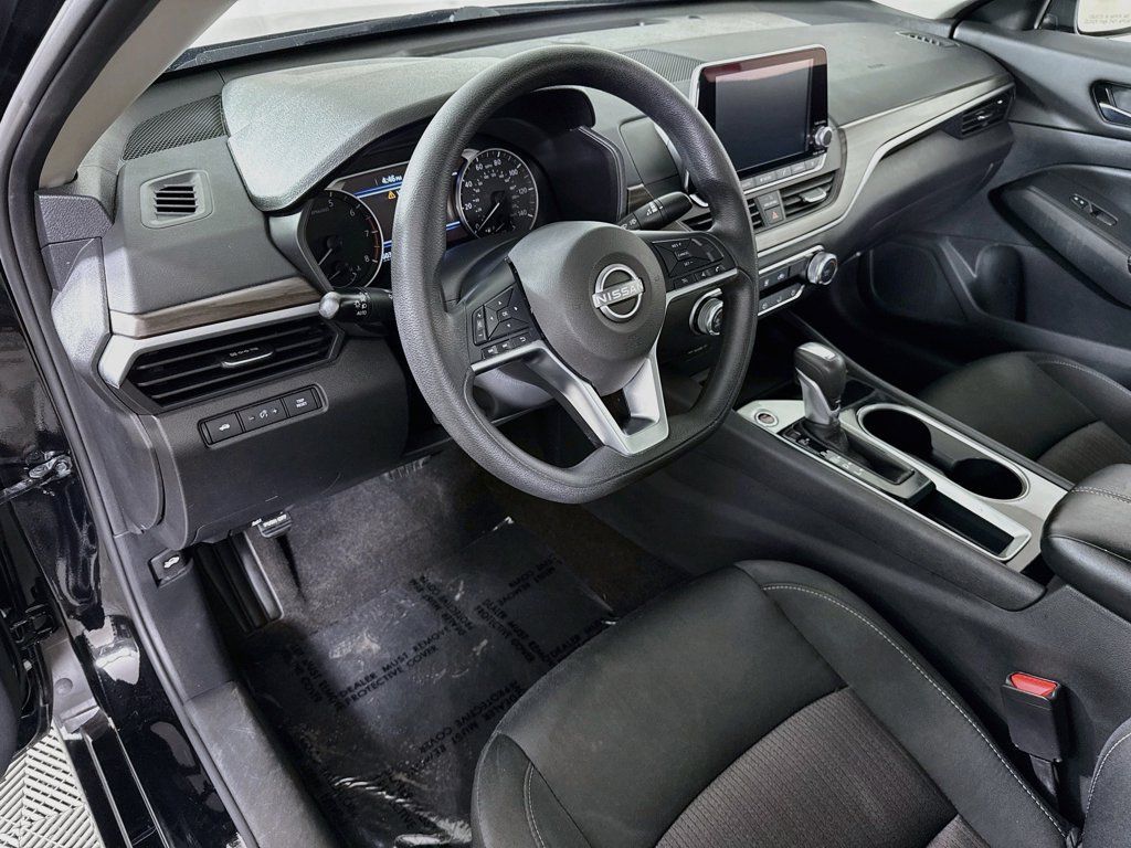 Certified 2024 Nissan Altima 2.5 SV FWD image 17