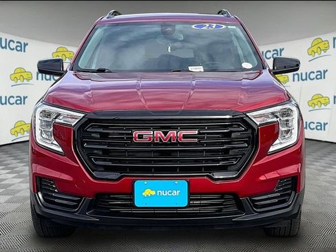 Used 2023 GMC Terrain SLE w/ Driver Convenience Package AWD/4WD image 2