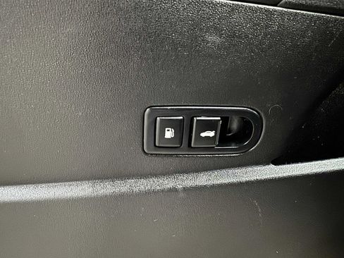 Used 2015 Hyundai Genesis 3.8 image 26