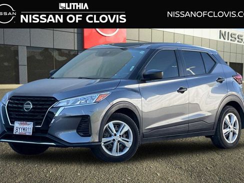 Used 2021 Nissan Kicks S image 1